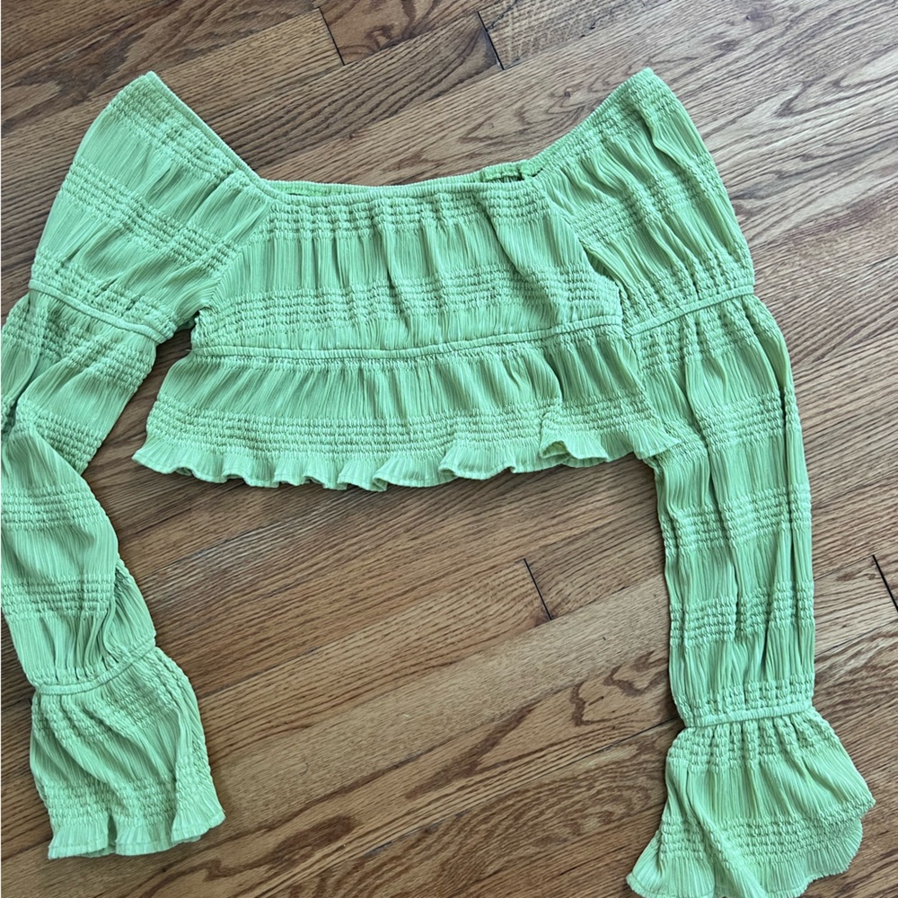Long-sleeve crop top